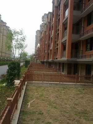 Cercas de jardim sustentáveis de WPC compostos facilmente montadas e personalizáveis