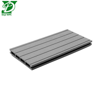 Deck de WPC oco 146x21mm para piscina e jardim