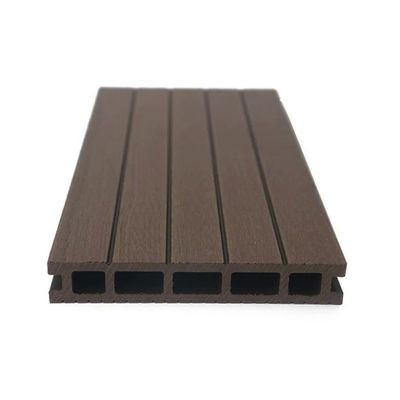 Decking WPC moderno 150x25mm Perfil Oco Impermeável